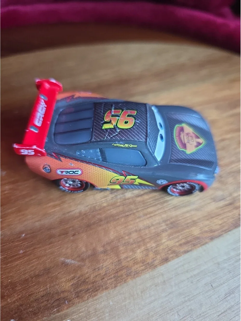 Disney Pixar Cars Carbon Racers Lightning McQueen Diecast